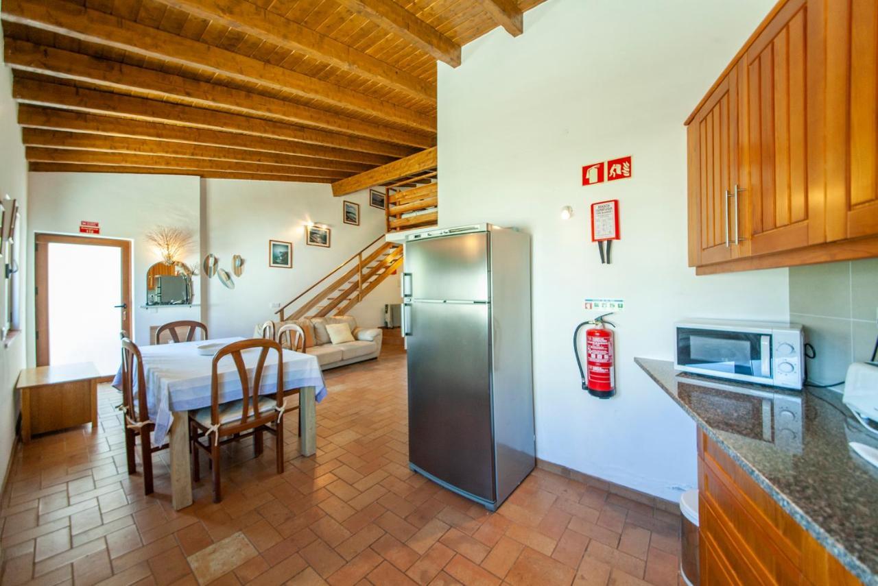 H - Montes De Praias Guesthouse อัลเจซูร์ ภายนอก รูปภาพ