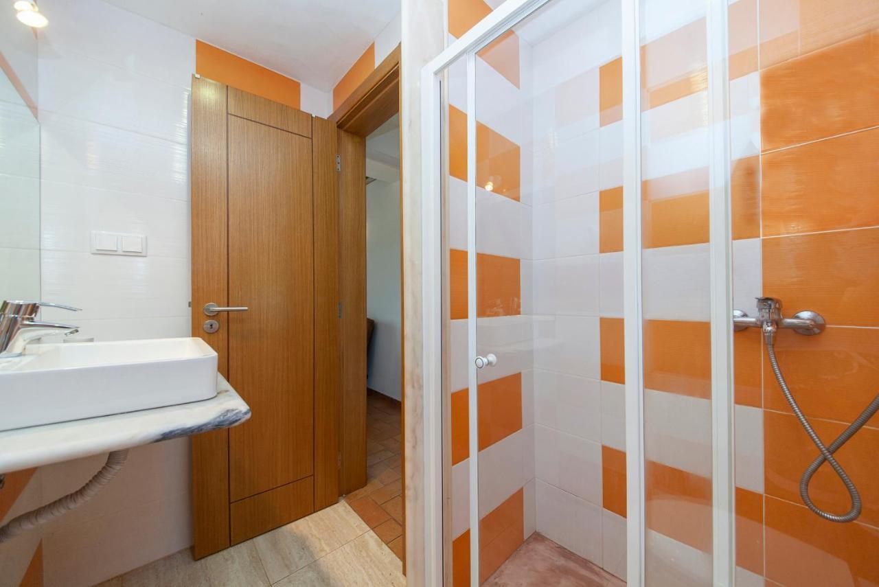H - Montes De Praias Guesthouse อัลเจซูร์ ภายนอก รูปภาพ