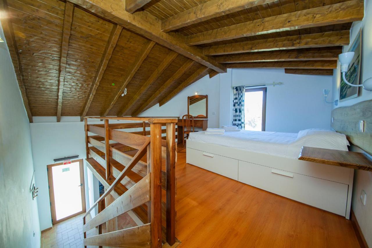 H - Montes De Praias Guesthouse อัลเจซูร์ ภายนอก รูปภาพ