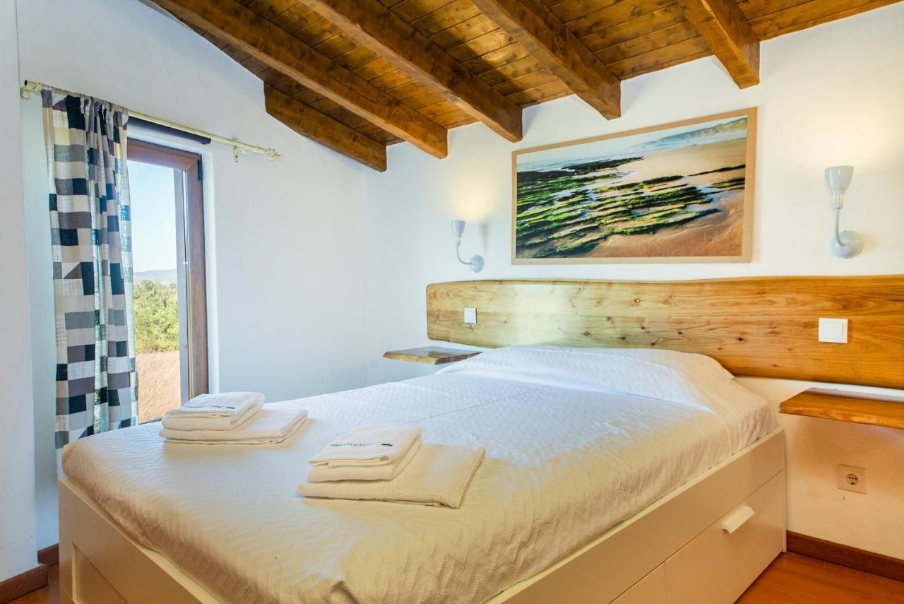H - Montes De Praias Guesthouse อัลเจซูร์ ภายนอก รูปภาพ