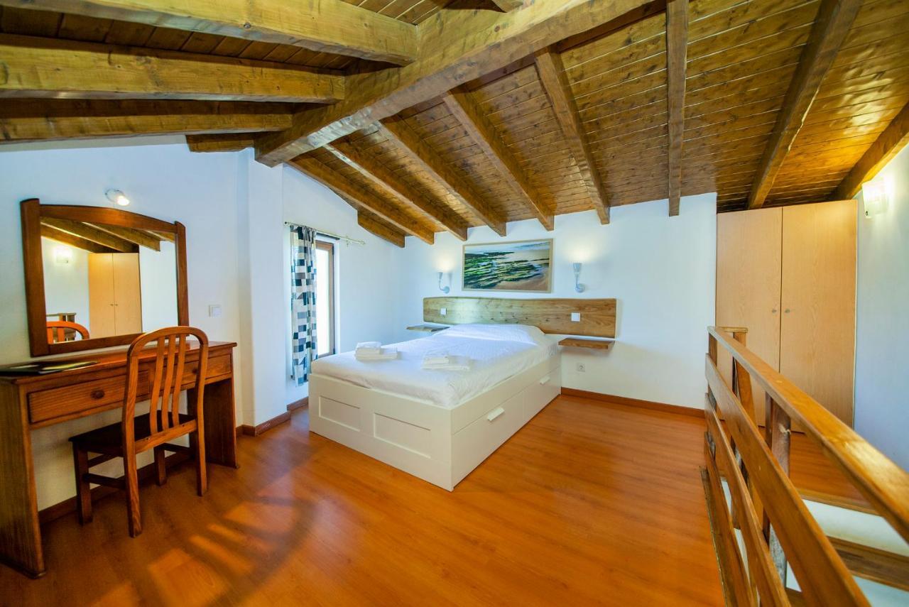 H - Montes De Praias Guesthouse อัลเจซูร์ ภายนอก รูปภาพ