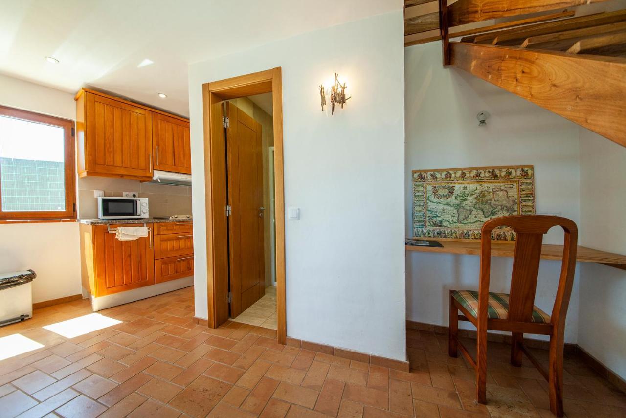 H - Montes De Praias Guesthouse อัลเจซูร์ ภายนอก รูปภาพ